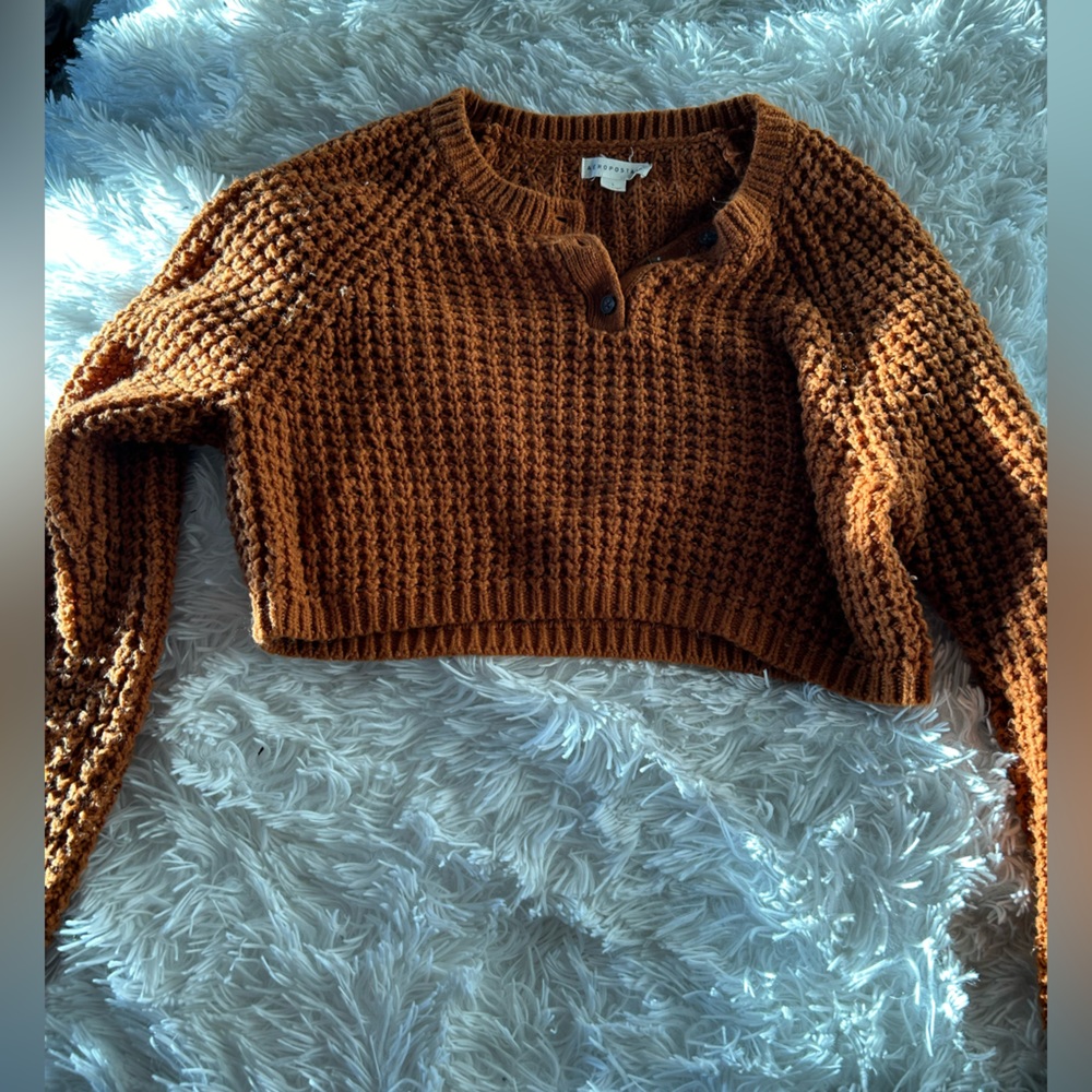 Aeropostale cropped sweater half button.